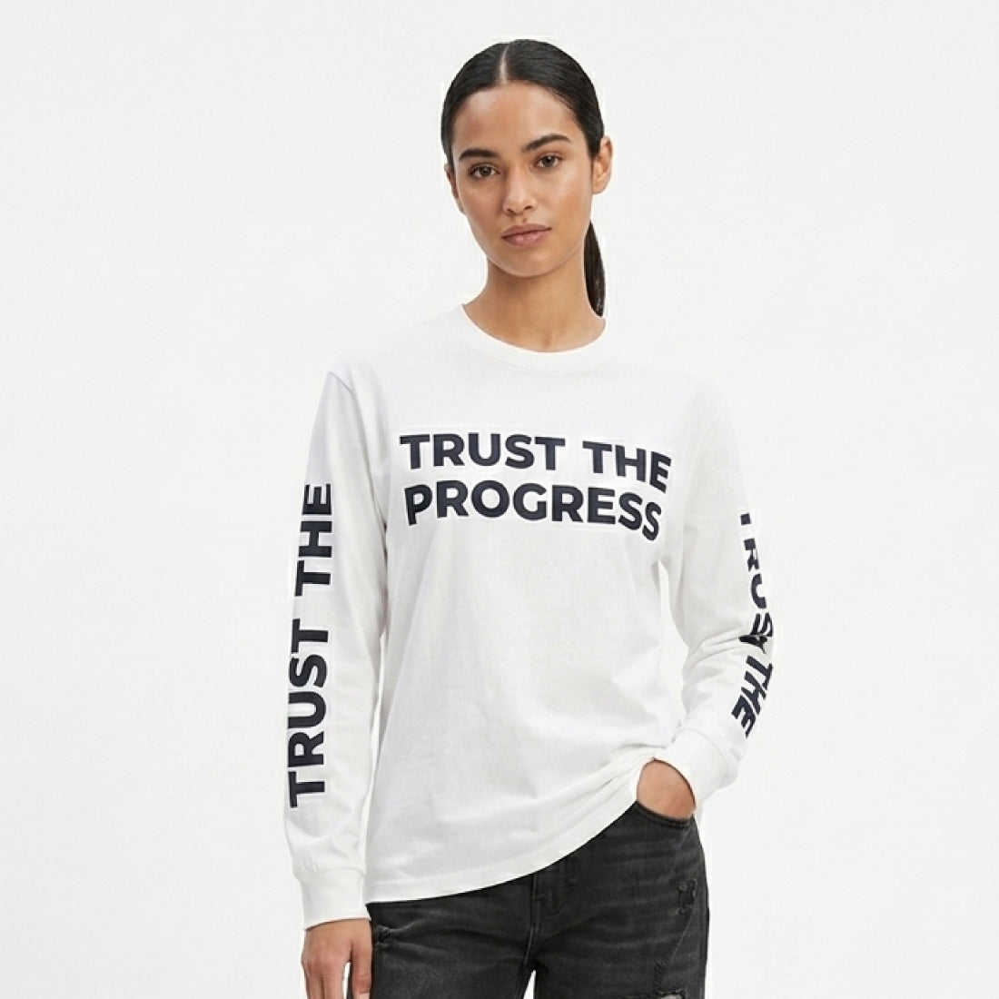 V-trust Longsleeve (White)