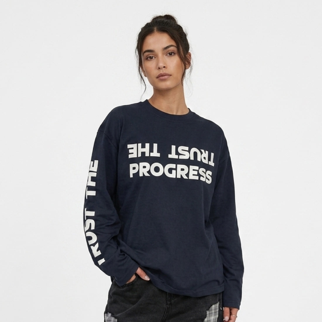 V-trust Longsleeve (Black)